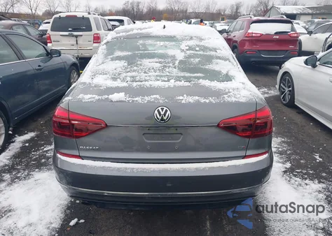 2017 Volkswagen Passat 1.8T R-Line из США, поврежденный, VIN 1VWDT7A32HC060315